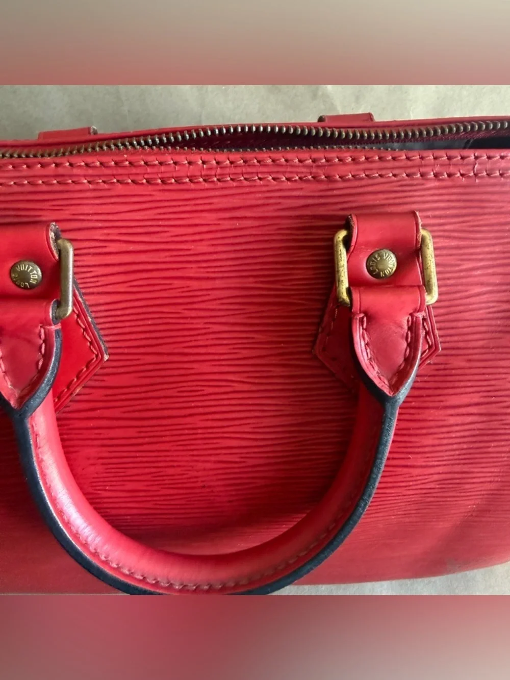 Louis Vuitton Speedy 30 in Épi Leather